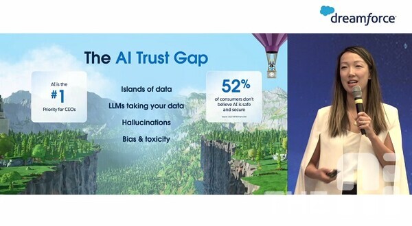 클라라 시(Clara Shih) 세일즈포스 AI CEO가 생성형 AI 활용에서의 안전성을 강조하고 있다. /드림포스 미디어 브리핑 캡처