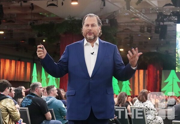 마크 베니오프 세일즈포스 CEO가 기조연설을하고 있다. /김동원 기자