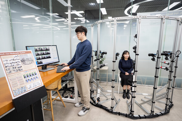 GIST AI대학원 1층 메타버스 스튜디오실에서 학생들이 메타버스 기술을 구현하고 있다. /구아현 기자