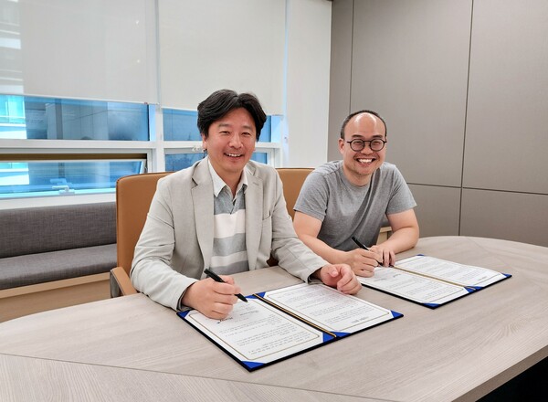 (왼쪽부터) 안동욱 미소정보기술 대표, 최두아 휴레이포지티브 대표. /미소정보기술