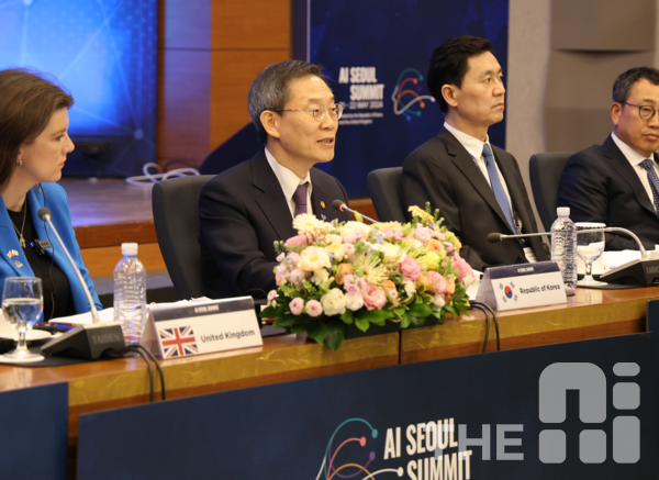 이종호 과학기술정보통신부 장관이 한국과학기술연구원(KIST)에서 22일 열린 ‘AI 서울 정상회의’ 장관 세션 개회사에서 개회사를 하고 있다.