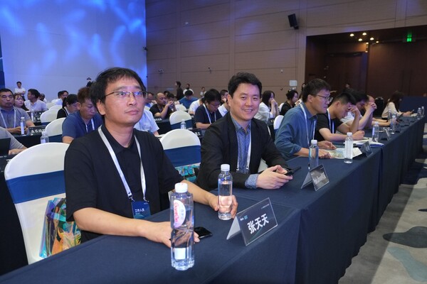 박지환 씽크포비엘 대표(왼쪽부터 두 번째)가 17일부터 22일까지 중국에 방문해 AI 신뢰성 관련 기술 정보 교류와 공동 사업을 모색했다. /씽크포비엘