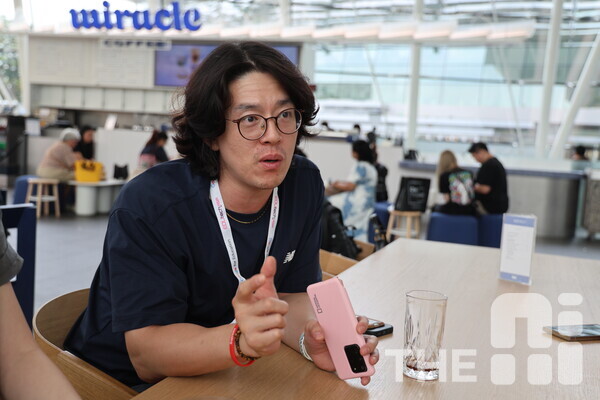 이진규 고전초 교사가 AI 디지털교과서가 교사들의 공감대 없이 일방적으로 추진되면서 반감이 더 커진 것 같다고 말했다. /구아현 기자