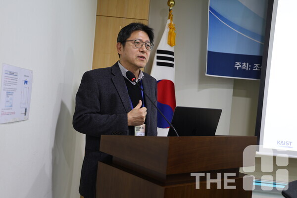 우운택 KAIST 메타버스대학원장은 단순한 가상현실을 넘어 현실과 가상이 융합된 ‘메타버스 3.0’을 목표로 뉴욕과 대전을 실시간 할 수 있는 기술을 뉴욕대와 협력해 개발하고 있다고 밝혔다. /구아현 기자