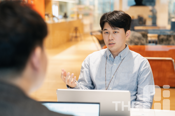 채널코퍼레이션은 채널톡에 AI 에이전트 '알프'를 탑재했다. 사진은 알프 개발을 주도한 정민규 채널코퍼레이션 AI 팀장.