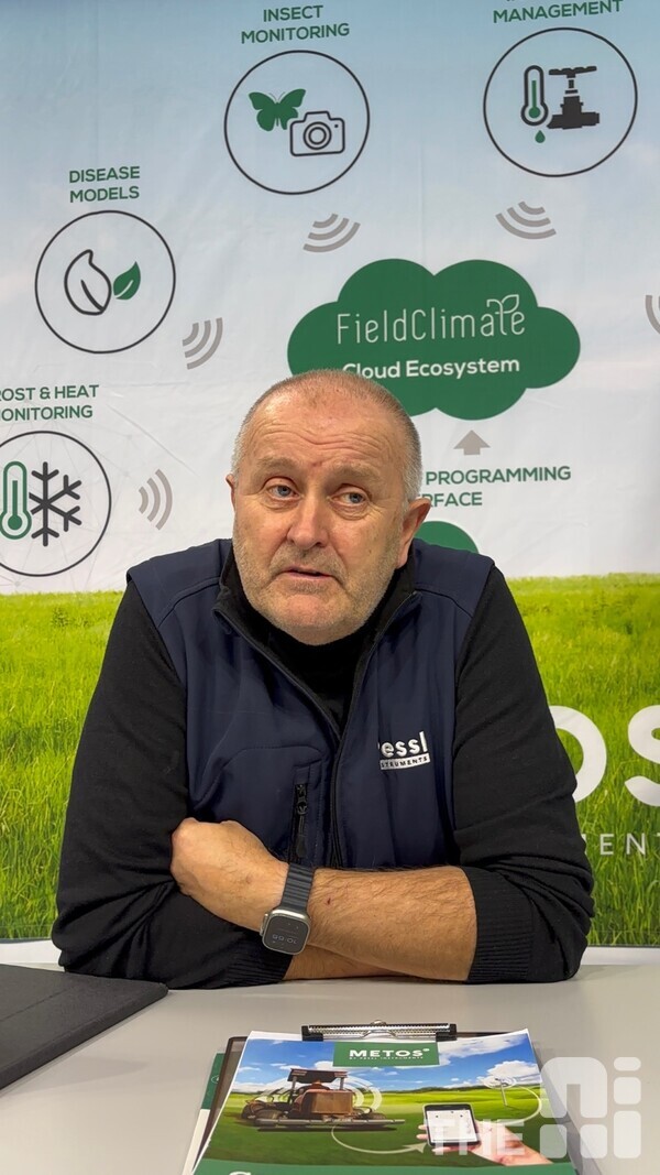 고트프리트 페슬 CEO는 “날씨, 습도, 강우량, 잎의 습도, 풍속, 풍향, 토양 수분을 다양한 장치를 활용해 모니터링하고 데이터를 축적하고 있다”며 “여기에 질병 예측, 일기 예보 등의 데이터를 담은 AI 애플리케이션을 통해 현지 기상 조건에 따라 얼마나 많은 수확량을 기대할 수 있는지 확인할 수 있다”고 말했다. /THE AI