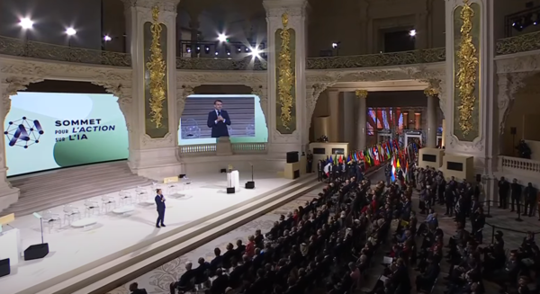 11일 프랑스 파리에서 열린 AI 행동 정상회의에서 에마뉘엘 마크롱 프랑스 대통령이 발언하고 있다.  /프랑스 대통령실 유튜브 캡처