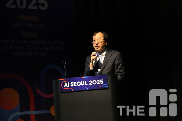 최민석 한국전자통신연구원(ETRI) AI안전연구소 실장은 최근 11일 열린 ‘AI 서울 2025’에서 AI 안전연구소 올해 업무 계획을 발표하고 있다. /구아현 기자