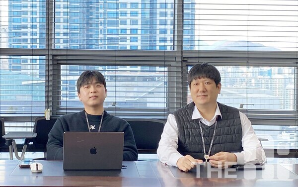 AI 서면작성을 개발한 주식회사 대륜의 박성빈 개발팀장(오른쪽)과 동태완 개발팀 AI 파트장(왼쪽).