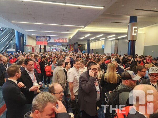 3D익스피리언스 월드에 모인 솔리드웍스, 3D익스피리언스 플랫폼 매니아들이 제너럴 세션장에 입장하고 있다. /김동원 기자 