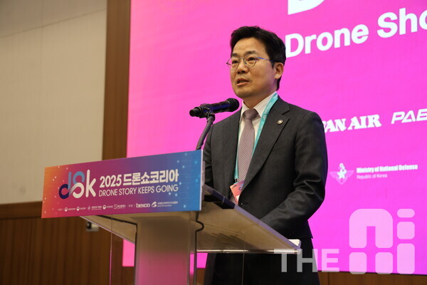 26일 서울 벡스코에서 열린 DSK 2025 개막식에서 박성택 산업통상자원부 1차관이 축사를 말하고 있다. /유덕규 기자