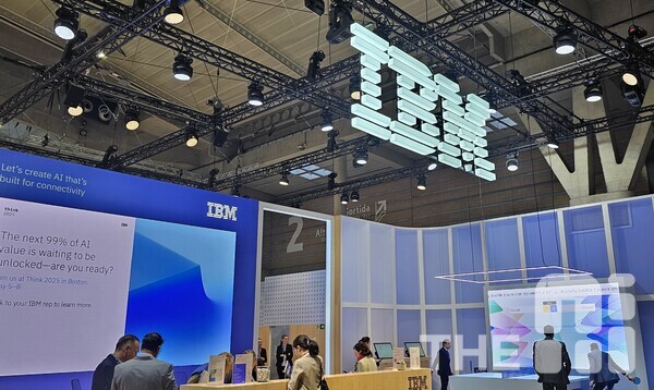 MWC 2025 IBM 전시관 전경. /THE AI