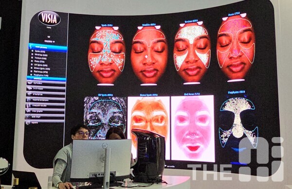 ISDIN은 MWC 2025에서 피부 관리와 피부암 예방에 활용할 수 있는 AI 기술을 선보였다. /THE AI