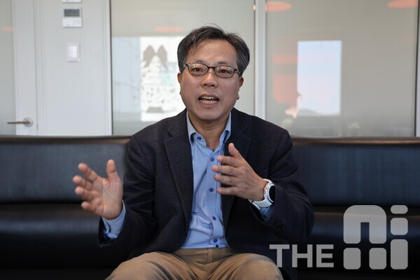 장병탁 서울대AI연구원장은 “물리 지능을 갖춘 AI가 진정한 AGI로 가는 조건”이라고 밝혔다. /구아현 기자