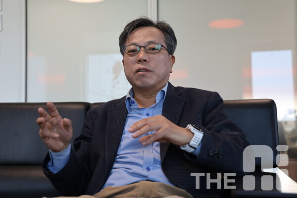 장병탁 서울대AI연구원장은 “피지컬 AI 기술을 선점해야 글로벌 AI 패권 경쟁에서 우위를 차지할 수 있다” “지금이 골든타임”이라고 강조했다. / 구아현 기자