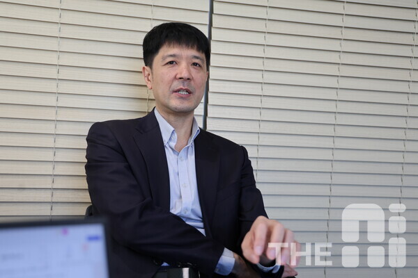 강유 서울대 협동과정 인공지능전공 주임교수는 비용 절감 대비 정확도를 유지할 수 있는 경량화 모델 연구가 학습 분야에서 최근에는 추론 분야에 활발히 연구가 되고 있다고 말했다. /구아현 기자