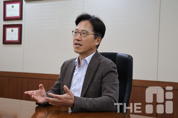 이상현 성균관대 반도체시스템공학과 교수는 “국내 파운드리 산업 경쟁력 확보를 위한 결단이 필요하다”고 강조했다. /구아현 기자