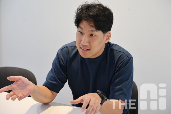 이강민 데이원컴퍼니 대표는 “각 분야에서 인공지능(AI)를 제대로 쓸 줄 아는 ‘챔피언’이 현장에 필요한 AI를 만들어가면 세상이 바뀔 것”이라고 전망했다. /구아현 기자