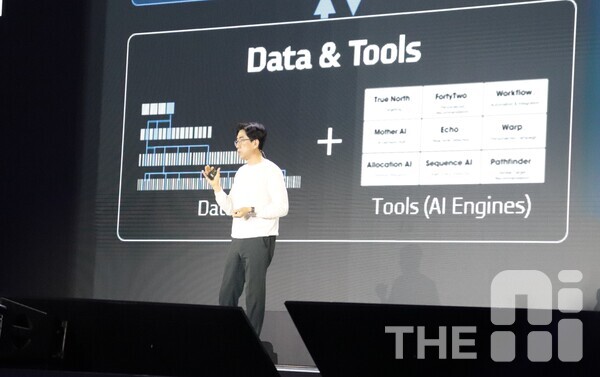 배경화 현대카드 디지털 부문 부사장은 “우리는 더 이상 금융회사가 아니고 기술 회사로 거듭났다”고 말했다. /김동원 기자