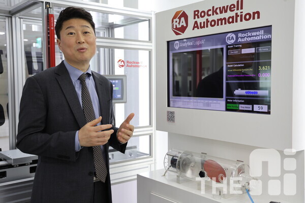 권오혁 로크웰오토메이션 코리아 소프트웨어·컨트롤 부문장은 산업 자동화를 성공하려면 산업에 대한 이해와 연결이 중요하다고 강조했다. /유덕규 기자