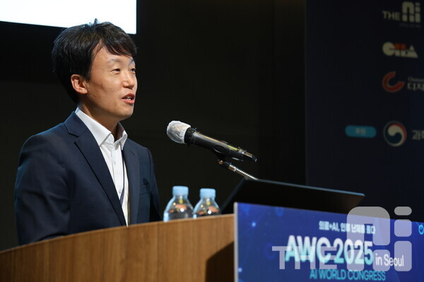 유재규 다쏘시스템 메디데이터 세일즈리더는 “AI를 활용할 것인지 말 것인지 고민하는 시대는 지났다”며 “누가 더 빨리, 더 잘 활용하느냐가 앞으로 신약 개발의 성패를 가를 것”이라고 말했다. /김동원 기자