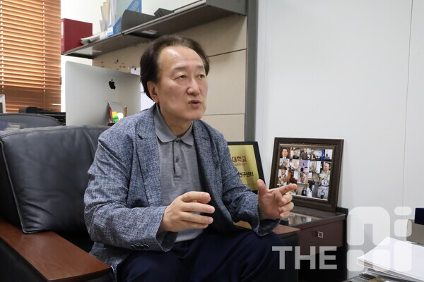 이성환 고려대 교수는 앞으로 5년 후에는 뇌파를 분석해 사람의 생각을 음성으로 전환해 보여주는 기술이 실용화될 수 있을 것이라고 전망했다. /구아현 기자