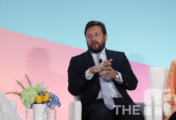 타룬 차브라(Tarun Chaabra) 앤트트로픽 국가보안 담당 헤드(전 NSC 대통령 부보좌관 겸 기술·국가보안 조정관)는  “정부가 AI 시스템을 배포하기 위한 책임감 있는 프레임워크를 만드는 것은 국가 개발자들과 함께 파트너십으로 이뤄져야 한다”고 조언했다. /김동원 기자