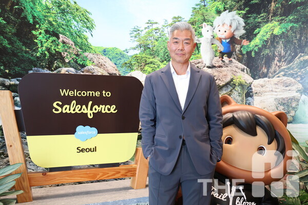 샘정(Sam Chung) 세일즈포스 CTO는 본지와 단독 인터뷰에서 한국은 변화에 대한 수용력을 키워야 한다고 조언했다. /유덕규 기자
