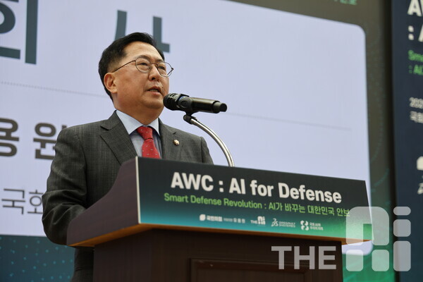 유용원 의원이 28일 국회의원회관에서 열린 ‘AWC: AI For Defense’에 참석해 개회사를 하고 있다. /김동원 기자