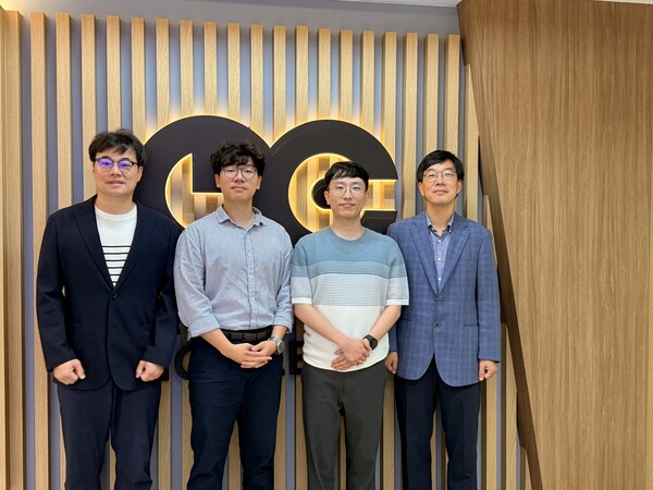 사진 1. (왼쪽부터) 박인규 KAIST 기계공학과  교수, 정용록 경북대 기계공학과 교수, 박현규 KAIST 기계공학과 박사, 김정 KAIST 기계공학과 교수. /KAIST