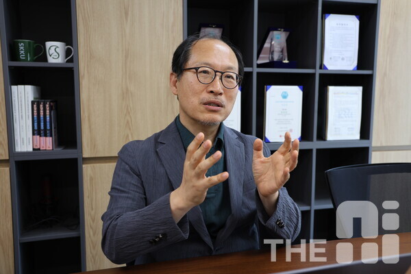 이지형 AI대학원협의회장(성균관대 AI대학원장)이 “우리나라 AI가 글로벌하게 나갈 수 있는 창구 역할도 수행하겠다”고 포부를 밝혔다. /구아현 기자