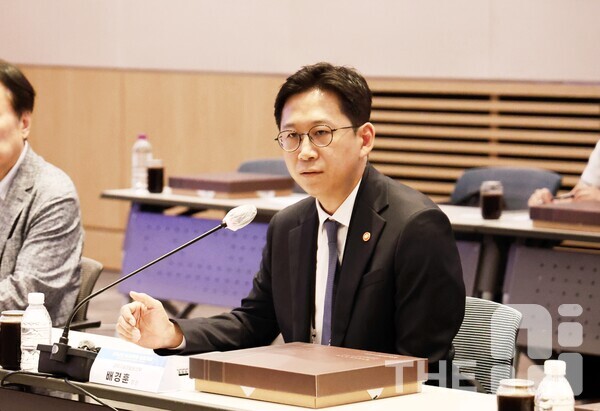 배경훈 과기정통부 장관은 “그동안 일부 대학원 중심이었던 인재 육성을 앞으로는 학부부터 대학원, 연구자로 발전하는 전주기에서 지원하겠다”고 밝혔다. /김동원 기자