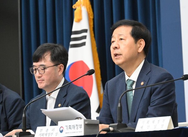 구윤철 부총리 겸 기획재정부 장관이 28일 오전 정부세종청사 중앙동에서 열린 ‘2026년 예산안 및 2025~2029년 국가재정운용계획 상세 브리핑’에서 예산안을 발표하고 있다. /기획재정부