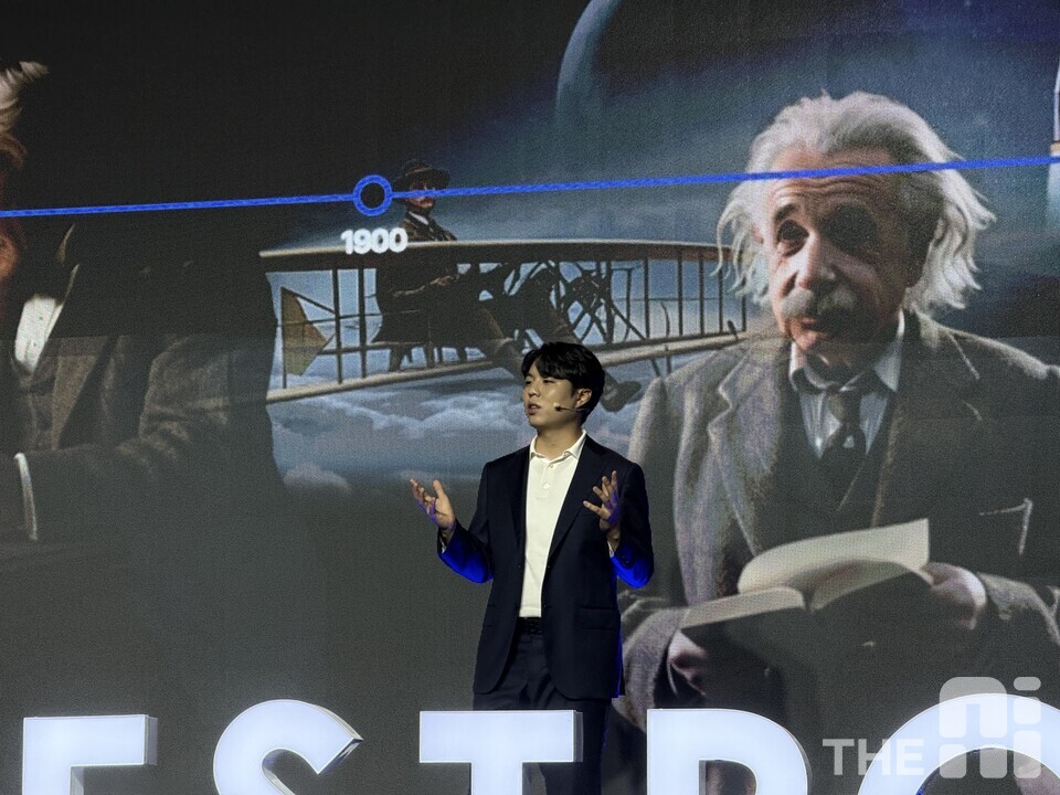 2일 서울 강남 그랜드 인터컨티넨탈 파르나스에서 김영광 오케스트로 대표이사 및 CTO가 오케스트로의 미래 비전에 대해 설명하고 있다. /유덕규 기자