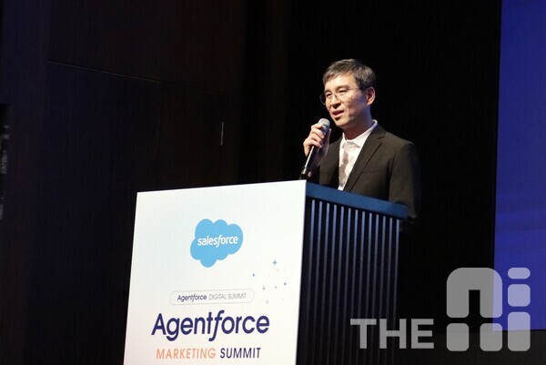 김영순 세일즈포스코리아 디지털 본부장은 “기존 커스터머 360을 1.0이라고 한다면, AI와 에이전트포스 시대에 맞는 2.0 버전을 새로 구축했다”면서 “마케팅 클라우드 ‘넥스트’와 ‘유니파이드 커머스’를 통해 데이터 통합과 업무 통합이 한 플랫폼에 구현돼 에이전트포스를 지원할 수 있는 구조를 만들었다”고 설명했다. /김동원 기자