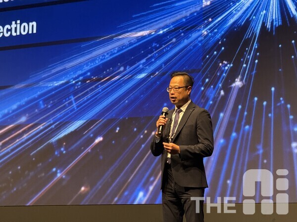 빈센트 창(Vincent Chang) 어드밴텍 아시아 총괄 사장은 17일 서울 서초 양재엘타워에서 진행된 어드밴텍 솔루션 포럼에서 AI와 엣지컴퓨팅의 잠재력을 바탕으로 오는 2030년 매출을 2배 이상 성장하겠다고 강조했다. /유덕규 기자