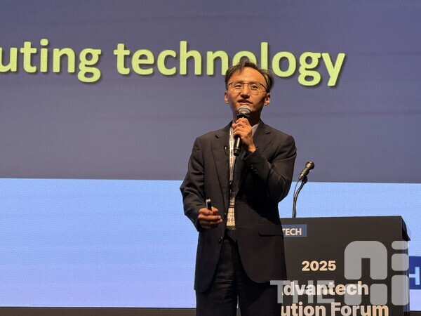 최수혁 어드밴텍 부사장은 17일 서울 서초 양재엘타워에서 진행된 ‘어드밴텍 솔루션 포럼(ASF)’에서 엣지컴퓨팅의 AI 기능 도입이 늘어나며 하드웨어와 소프트웨어의 경계가 희미해지고 있다고 강조했다. /유덕규 기자