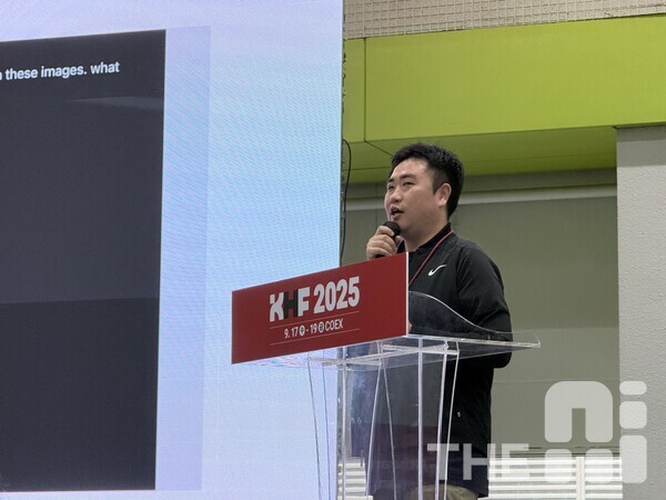 18일 서울 강남 코엑스에서 열린 국제 병원 및 헬스테크 박람회(K-HOSPITAL+HEALTHTECH FAIR, 이하 KHF)에서 고태훈 가톨릭대학교 의과대학 스마트병원 디지털헬스케어 본부 교수는 범용 AI는 의료 현장에서 한계가 있다고 지적했다. /유덕규 기자