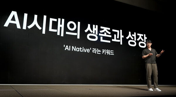 정규돈 카카오 CTO는 24일 이프 카카오에서 지난 1년간의 AI 네이티브 전환 성과를 발표했다. /카카오
