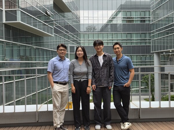 (왼쪽부터) 정원석 KAIST 교수, 박현지 KAIST 박사과정, 박성완 KAIST 박사, 정인경 KAIST 교수. /KAIST