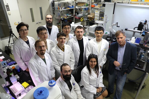 바르토슈 그쥐보프스키 UNIST 화학과 교수 연구팀. /UNIST