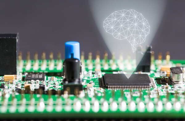 엣지 AI는 실시간성, 보안성, 경제성을 동시에 제공하는 차세대 지능형 산업 솔루션이다. /매스웍스