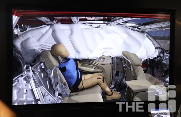 버추얼 트윈에서 진행하는 자동차 충돌 테스트 예시. /김동원 기자