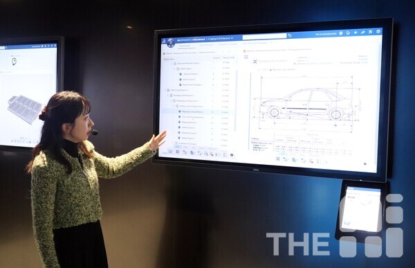 김현진 다쏘시스템코리아 3D익스피리언스센터장은 “버추얼 트윈을 활용하면 작업자들이 보다 안전한 환경에서 효율적으로 업무를 할 수 있다”고 말했다. /김동원 기자