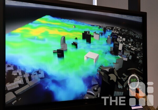 파리 생테팡스 지역에서 재난 대응 시뮬레이션을 하는 모습. 이 지역에서 화재가 발생하거나 유해가스가 유출될 경우를 대비해 다쏘시스템은 이 지역을 버추얼 트윈으로 구현했다. /김동원 기자