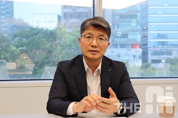 정운성 다쏘시스템코리아 대표이사는 “가상에서 모든 테스트를 완벽히 끝내고, 실물은 한 번만 만들어 바로 시장에 내놓는 것이 버추얼 트윈이 추구하는 방향”이라며 “리얼(현실)과 버추얼(가상)의 간극을 제로로 만드는 것이 우리 철학”이라고 강조했다. /김동원 기자